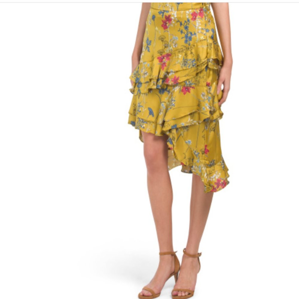 Willow & Clay Print Satin Ruffle Yellow Skirt. Size Small. Classy